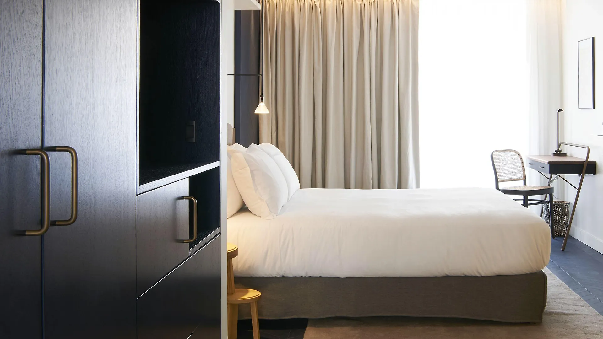 Perpetual Elysee Montaigne 4* Parigi