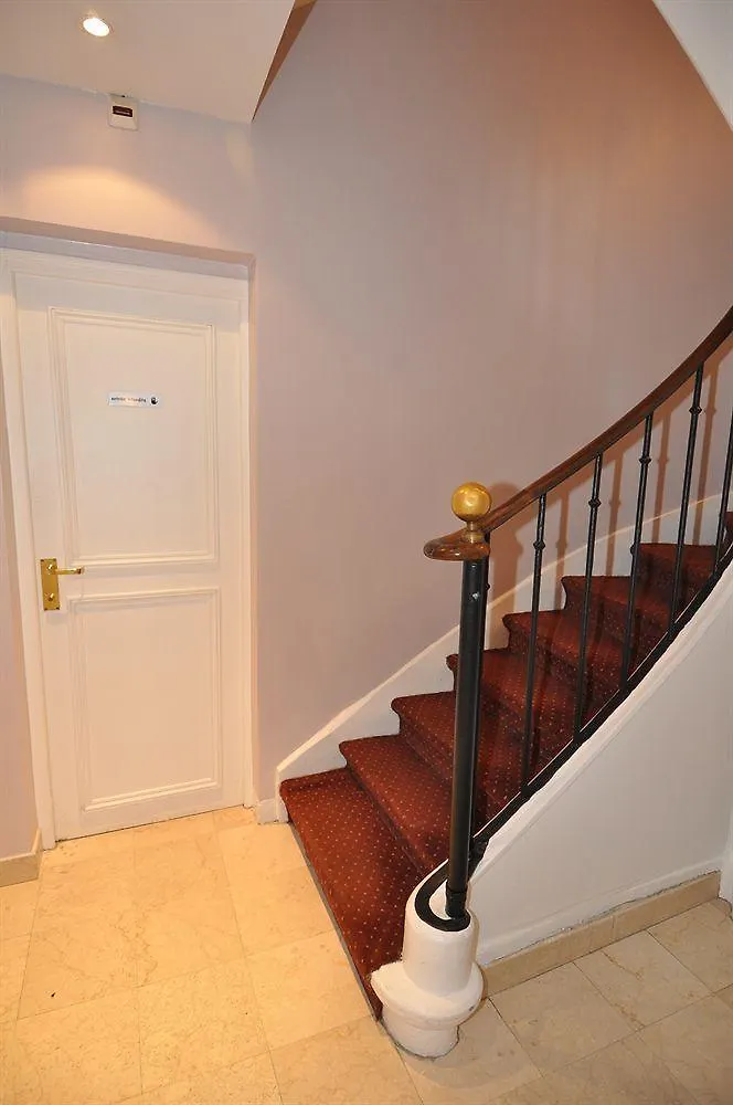 Hotel Perpetual Elysee Montaigne Parigi