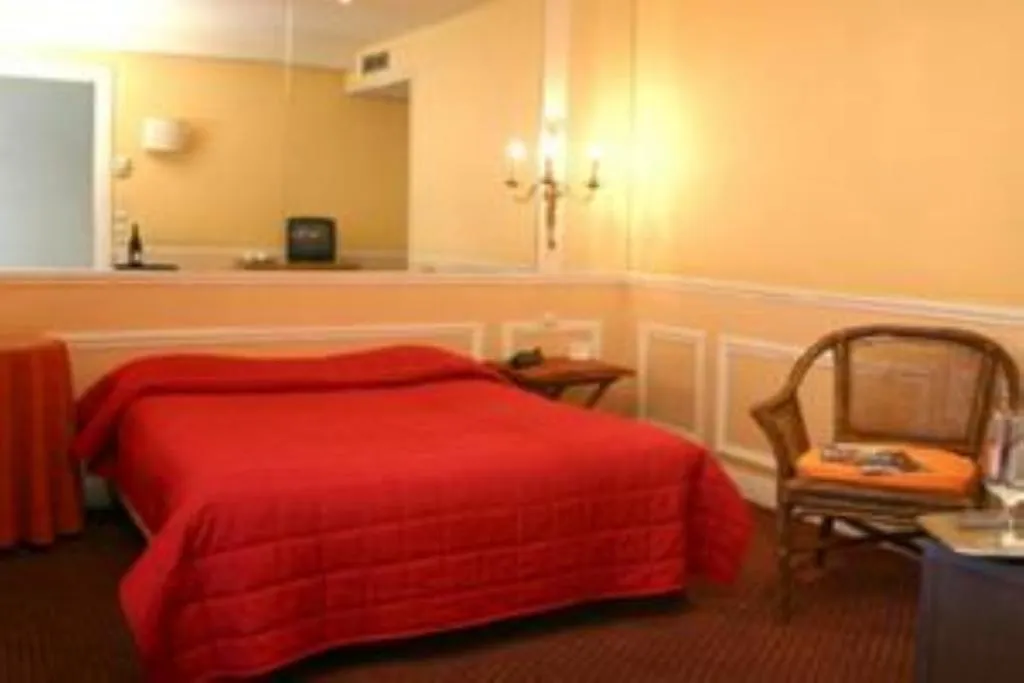 Hotel Perpetual Elysee Montaigne Parigi
