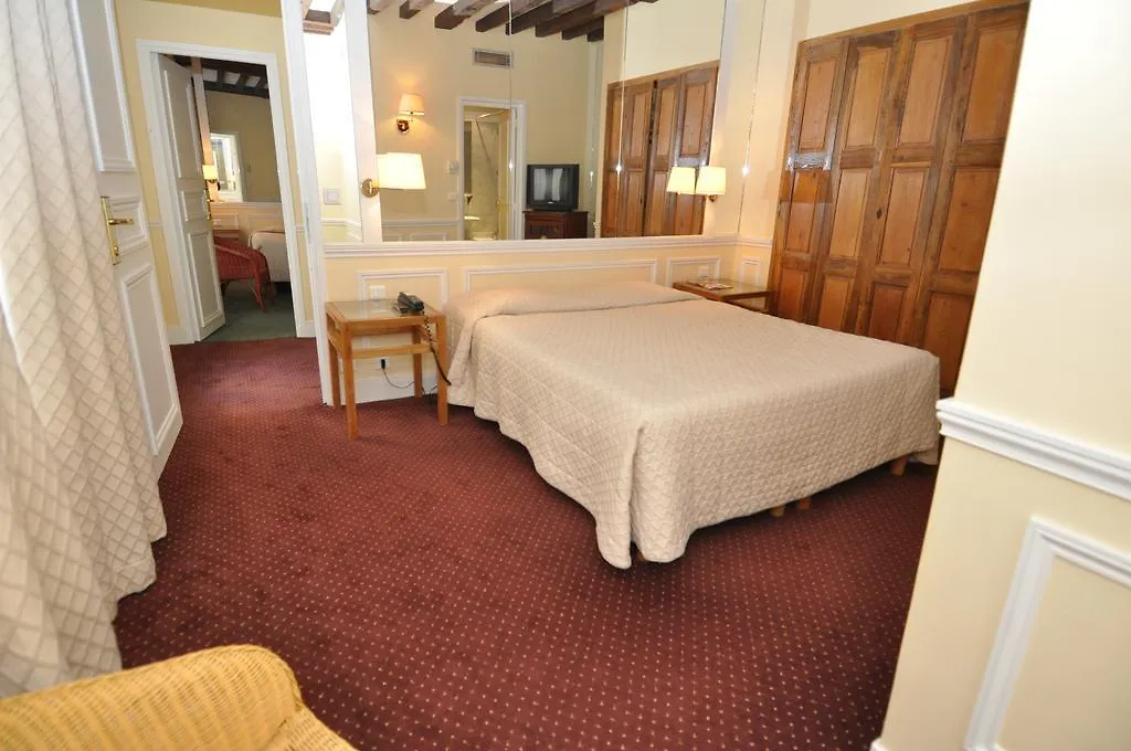 Hotel Perpetual Elysee Montaigne Parigi