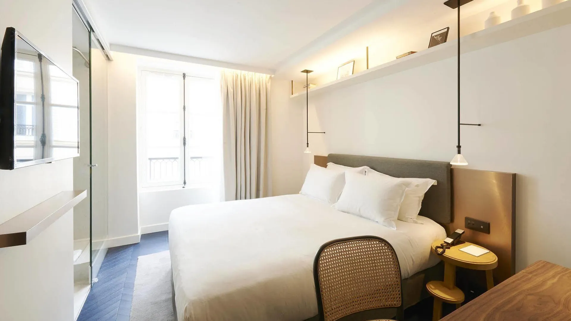 Perpetual Elysee Montaigne Hotel