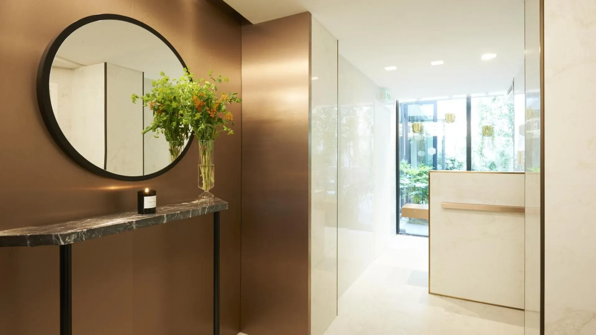 Perpetual Elysee Montaigne Hotel Paris