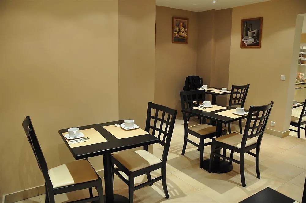 Perpetual Elysee Montaigne Hotel